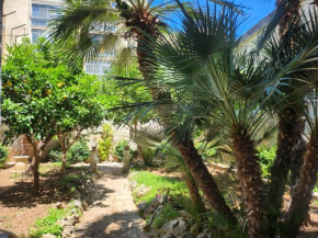 Soavis garden in downtown